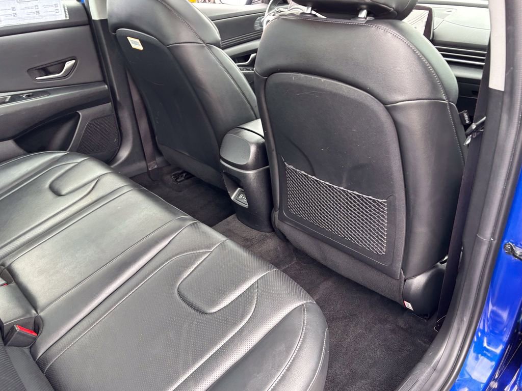 Used 2025 Hyundai Elantra Limited image 42