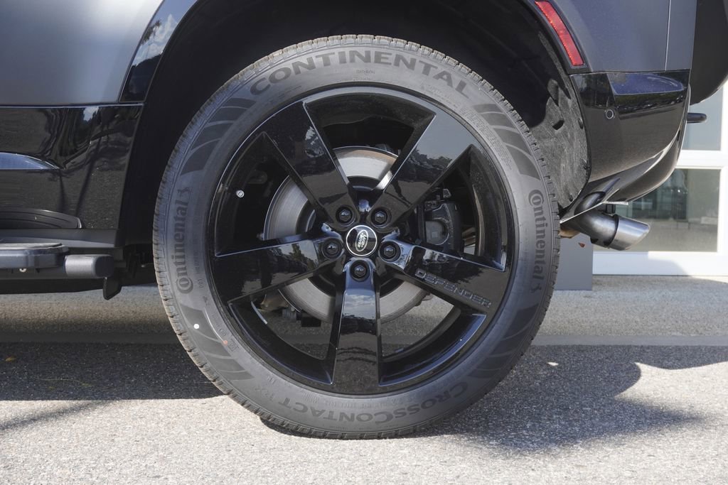 New 2025 Land Rover Defender 110 V8 image 34