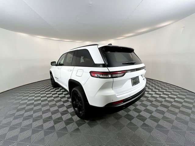 New 2025 Jeep Grand Cherokee Limited image 6