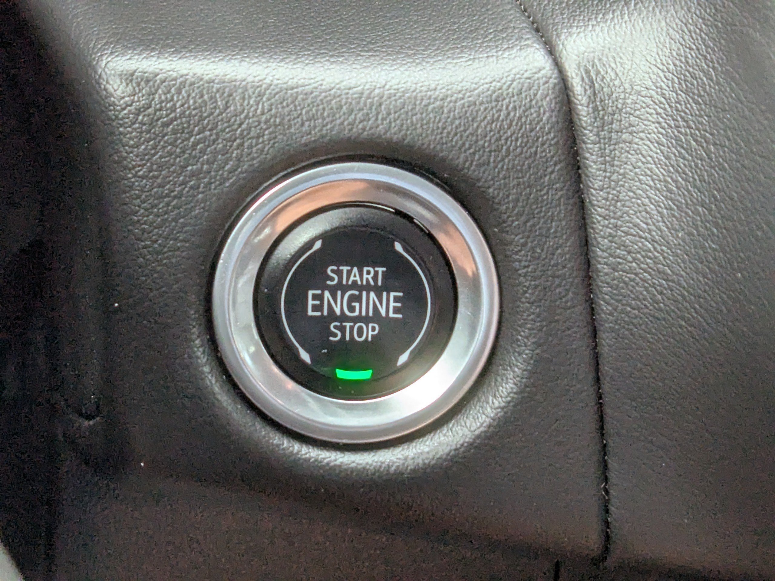 Used 2024 GMC Yukon XL SLT AWD/4WD image 31
