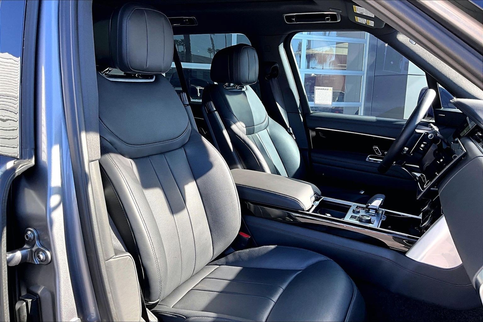 Used 2023 Land Rover Range Rover SE image 7