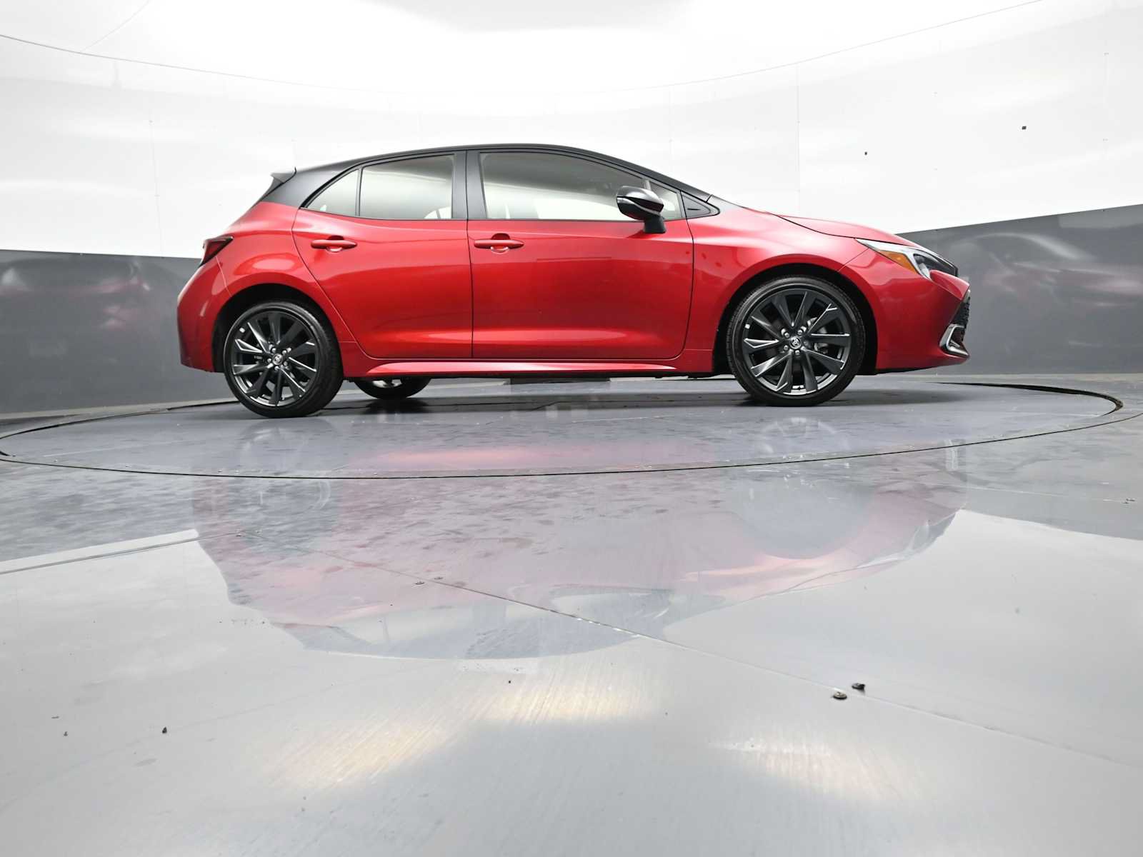 Used 2025 Toyota Corolla XSE FWD image 26