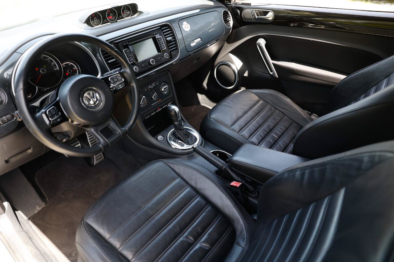 Used 2013 Volkswagen Beetle 2.0T FWD image 4