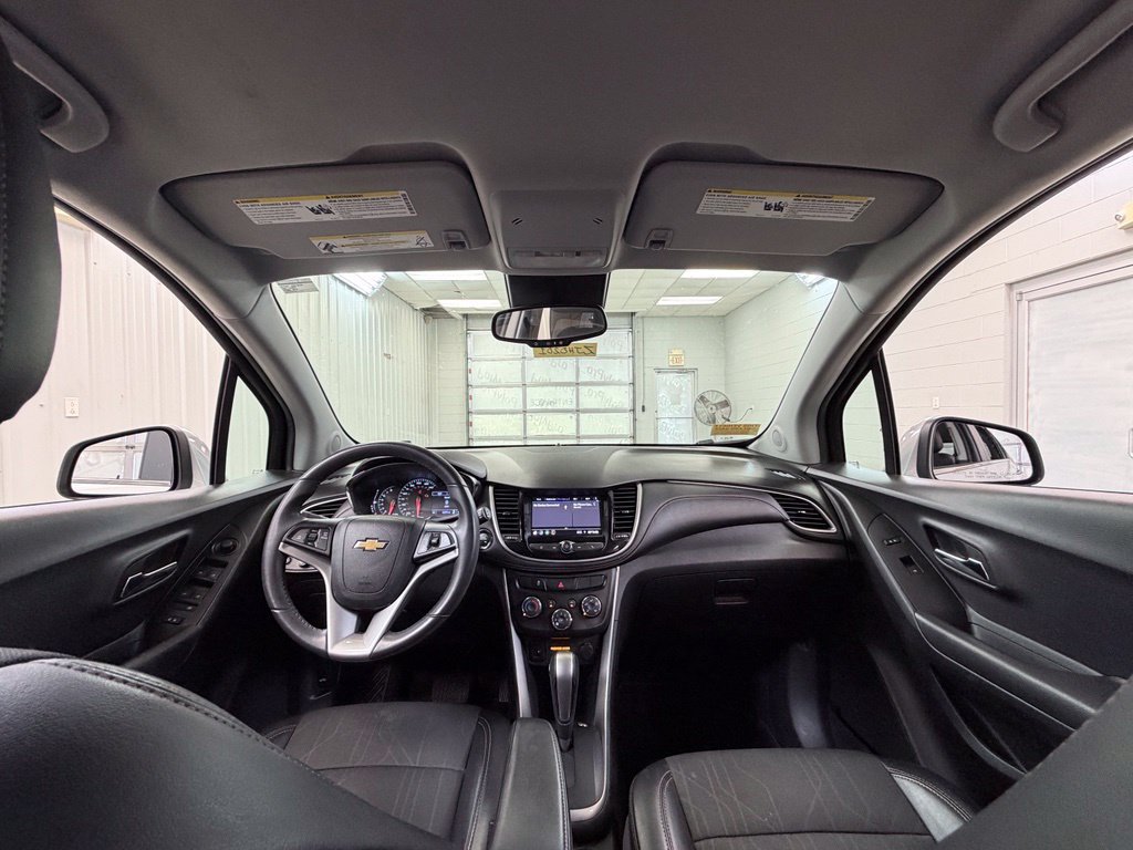 Used 2020 Chevrolet Trax LT w/ LT Convenience Package FWD image 20