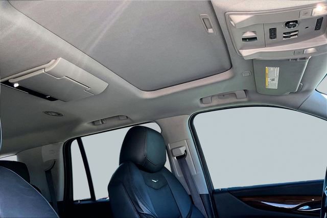 Used 2016 Cadillac Escalade Luxury AWD/4WD image 28