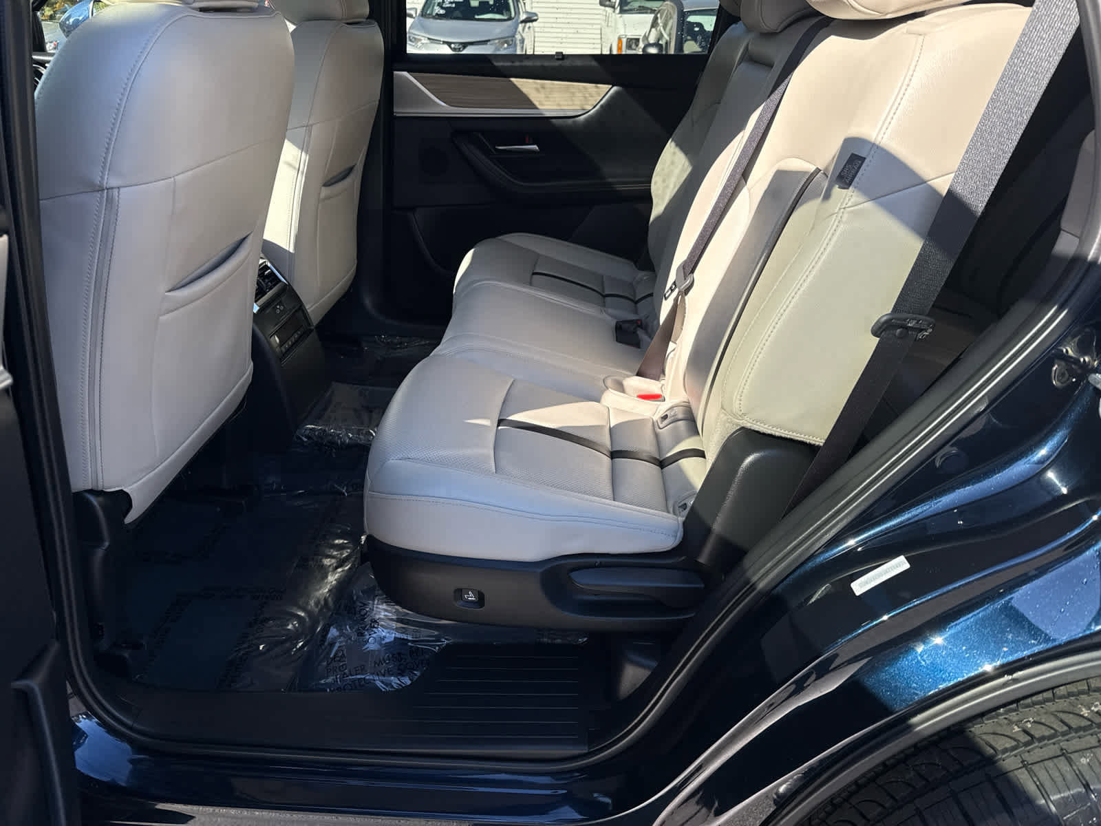 Used 2024 MAZDA CX-90 3.3 Turbo w/ Preferred Plus image 13