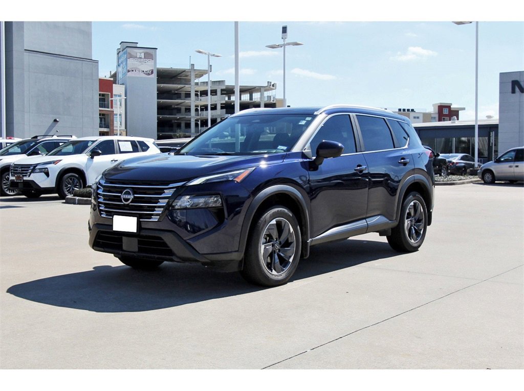 Used 2024 Nissan Rogue SV w/ SV Premium Package image 2