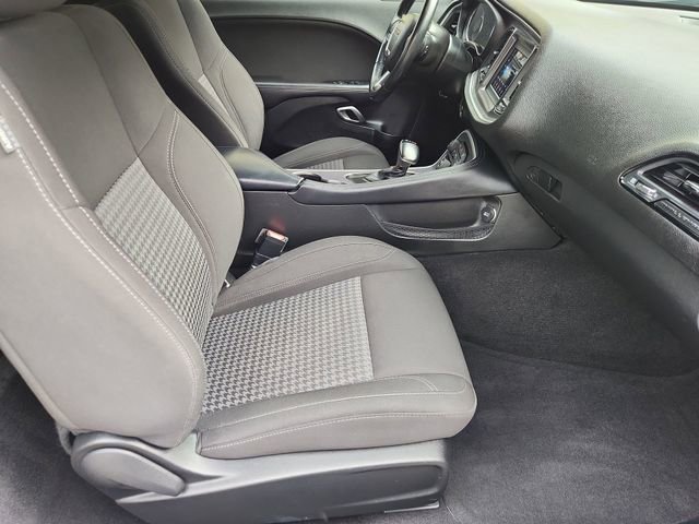 Used 2021 Dodge Challenger SXT w/ Driver Convenience Group image 25