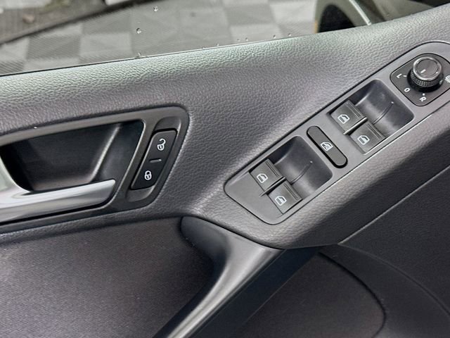 Used 2017 Volkswagen Tiguan Limited w/ Premium Package image 17