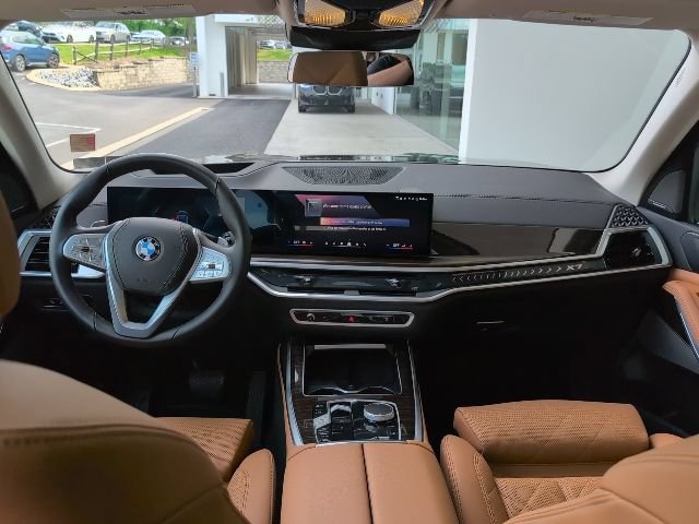 Used 2025 BMW X7 xDrive40i w/ Premium Package AWD/4WD image 30