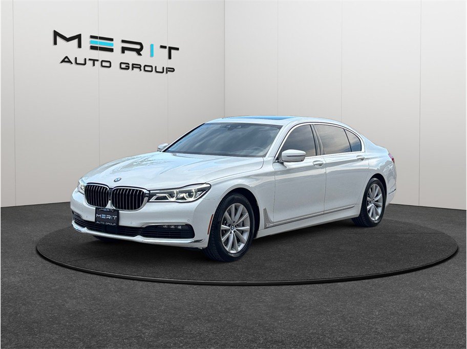 Used 2018 BMW 750i xDrive AWD/4WD image 4