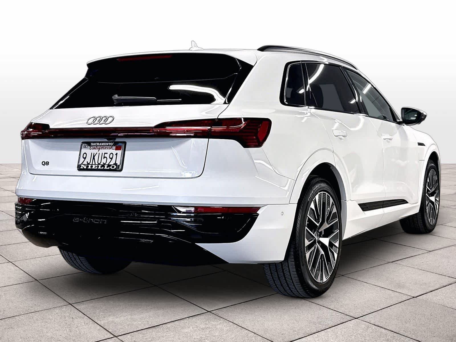 Used 2024 Audi Q8 e-tron Premium Plus AWD/4WD image 15
