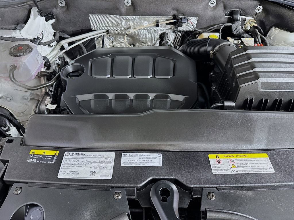 Used 2025 Volkswagen Atlas Cross Sport SEL Premium R-Line image 39