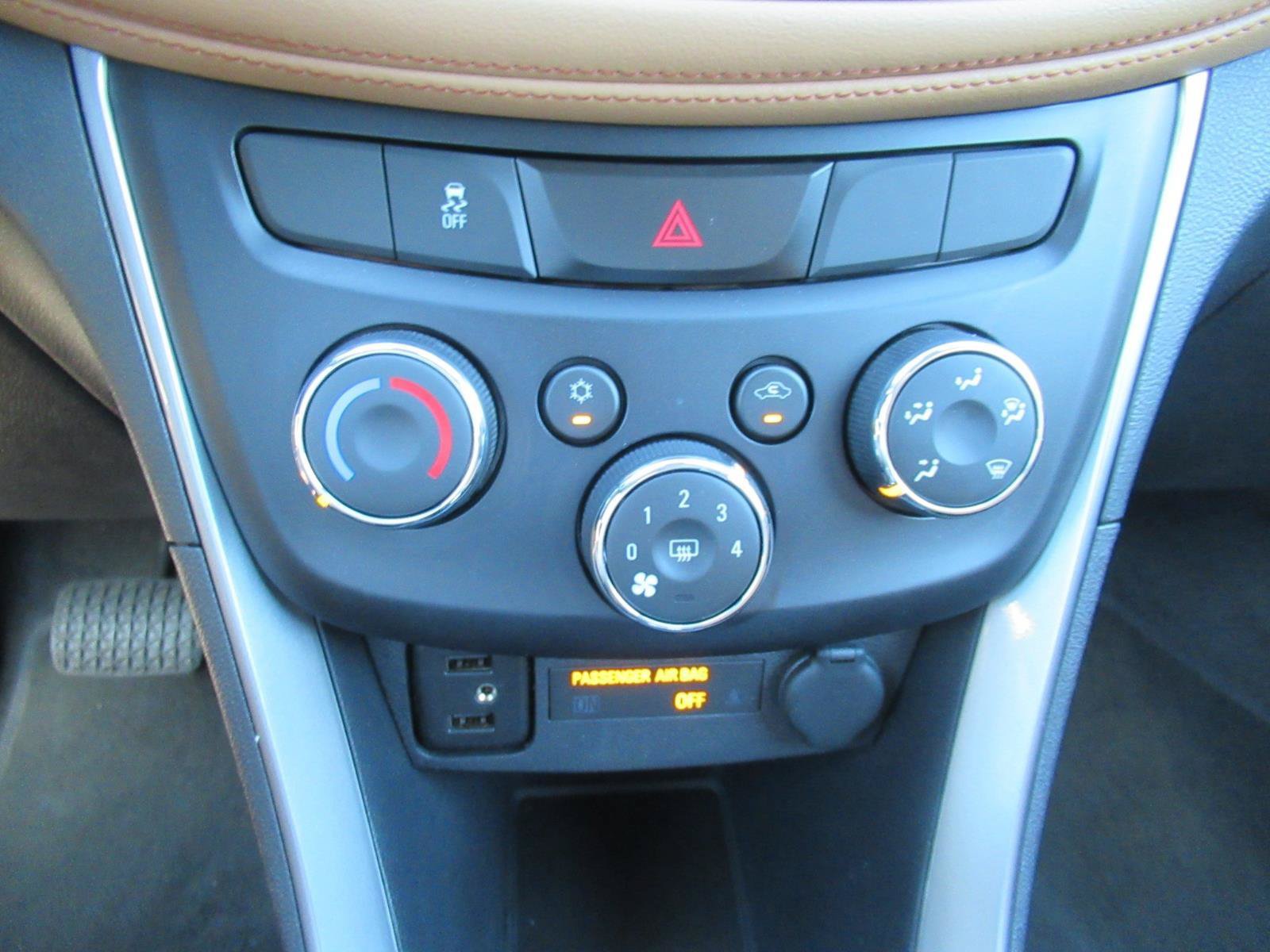 Certified 2020 Chevrolet Trax LT w/ Driver Confidence Package FWD image 27
