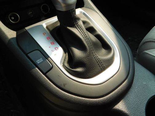 Used 2023 Kia Forte LXS w/ LXS Technology Package FWD image 19