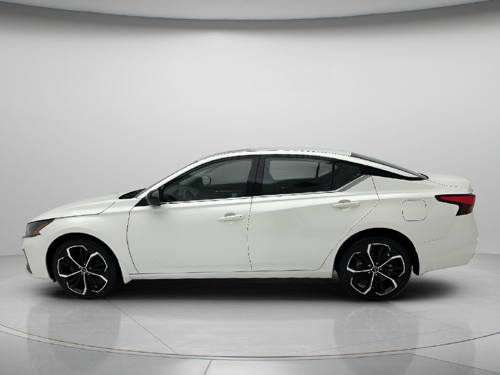 Used 2023 Nissan Altima 2.5 SR AWD/4WD image 8