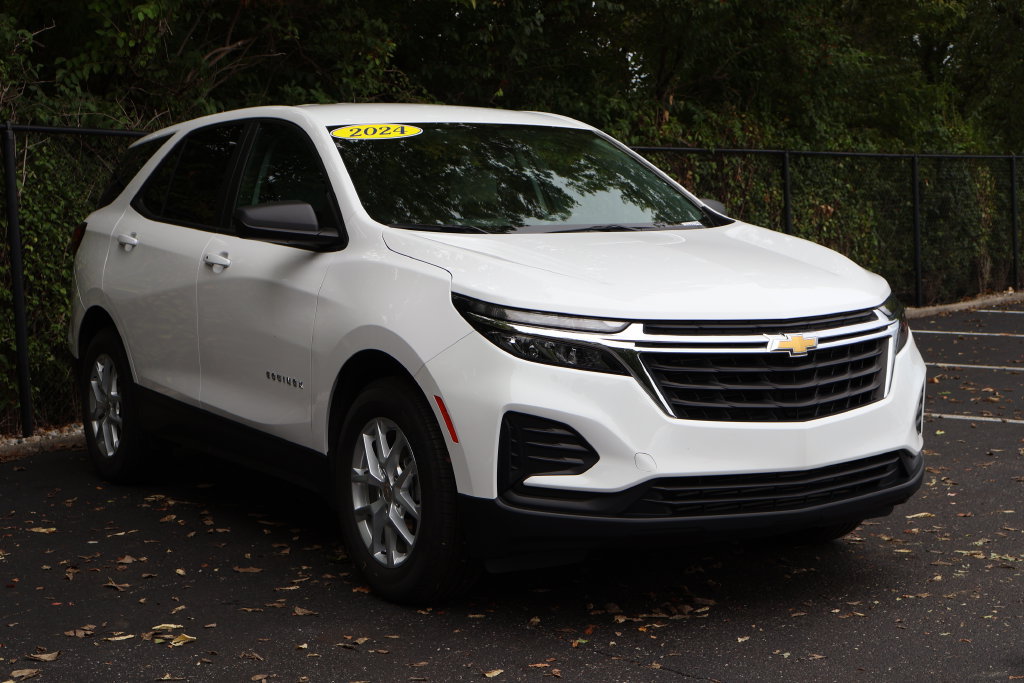Certified 2024 Chevrolet Equinox LS w/ LS Convenience Package FWD image 12