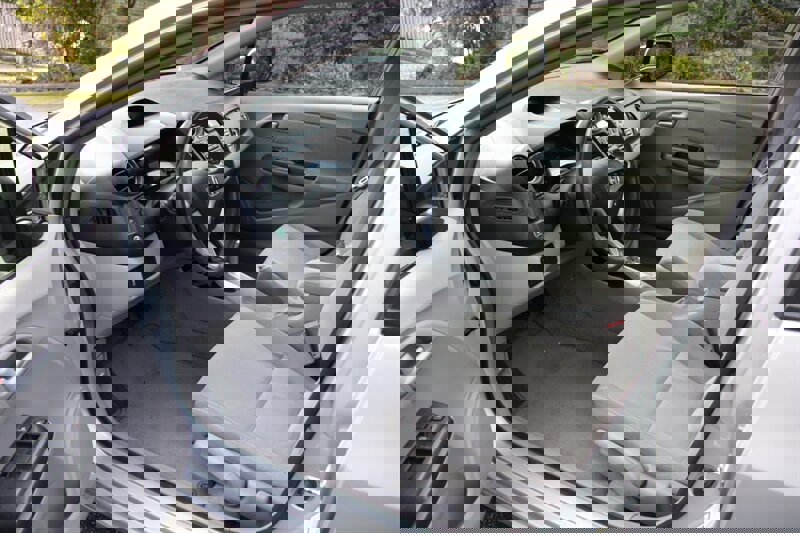 Used 2014 Honda Insight LX image 5