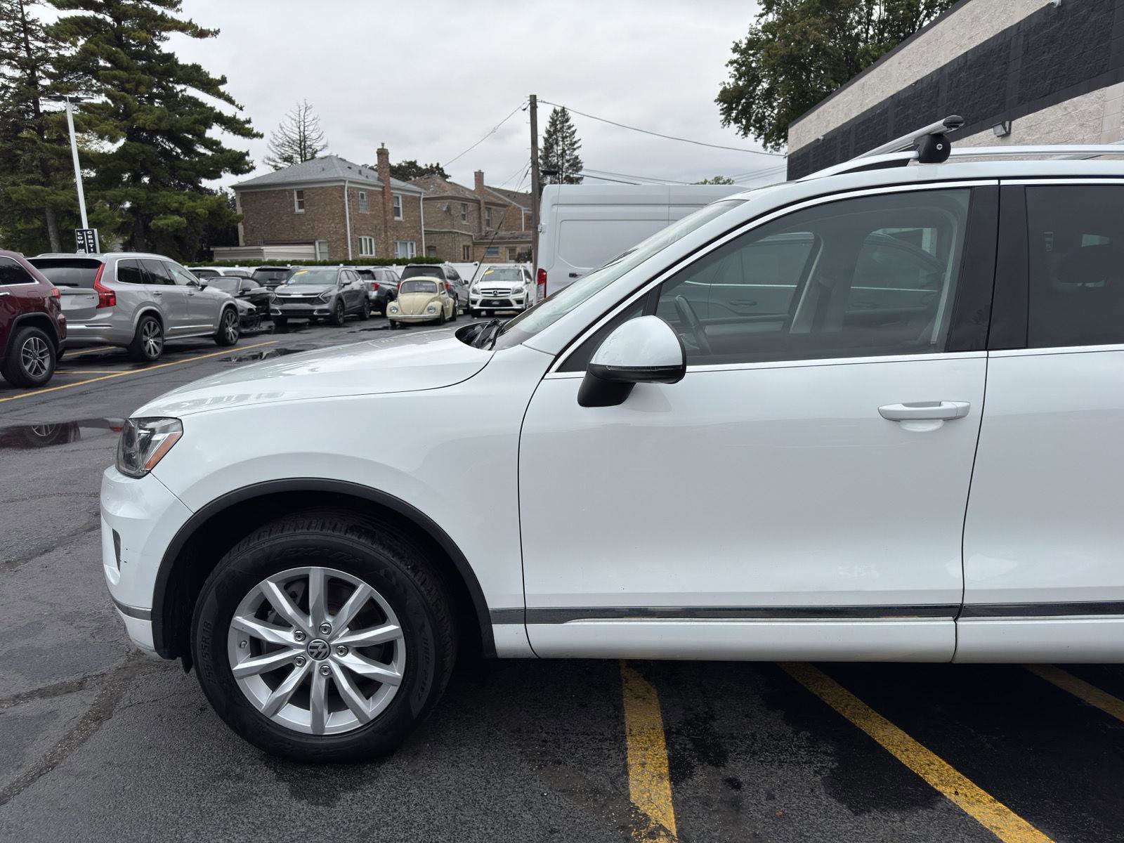 Used 2015 Volkswagen Touareg Sport image 17