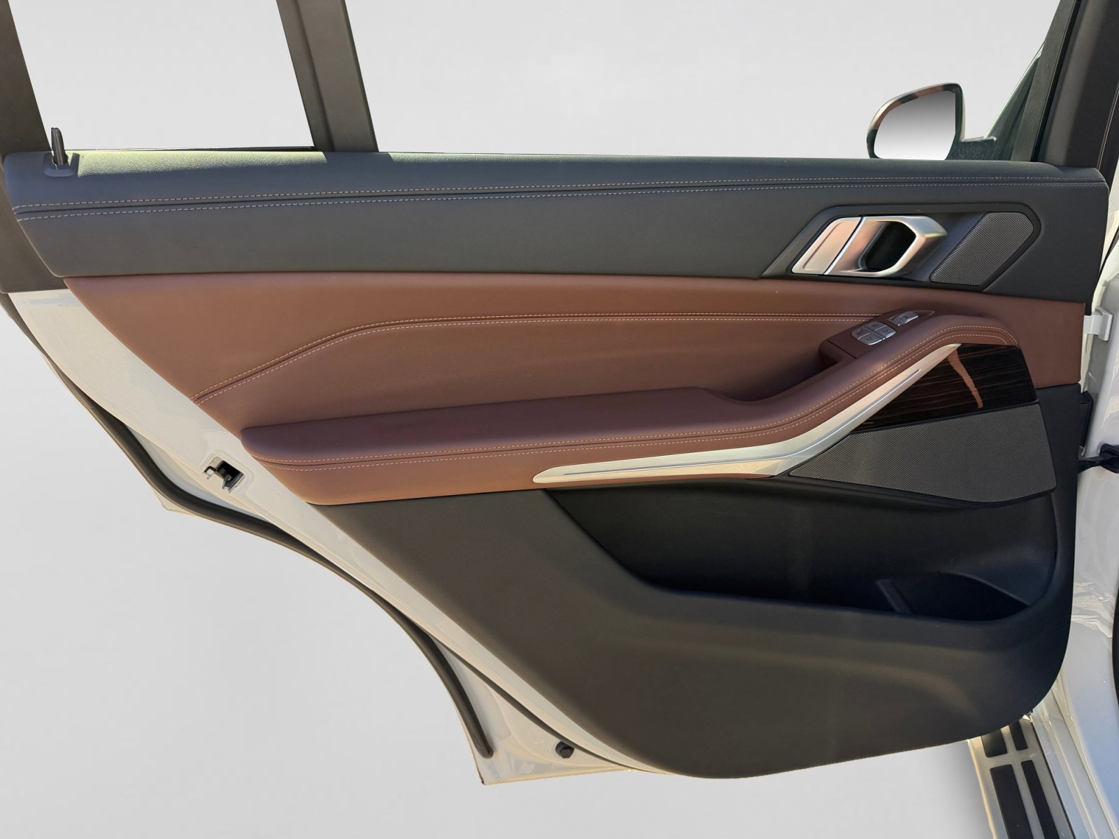 Used 2024 BMW X7 xDrive40i w/ Premium Package AWD/4WD image 17