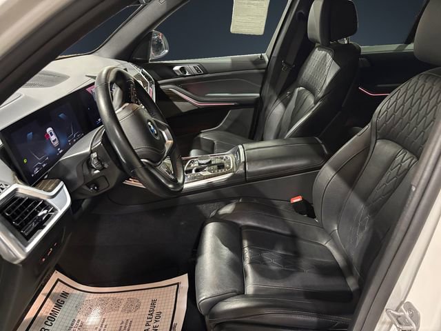 Used 2025 BMW X5 xDrive50e image 9
