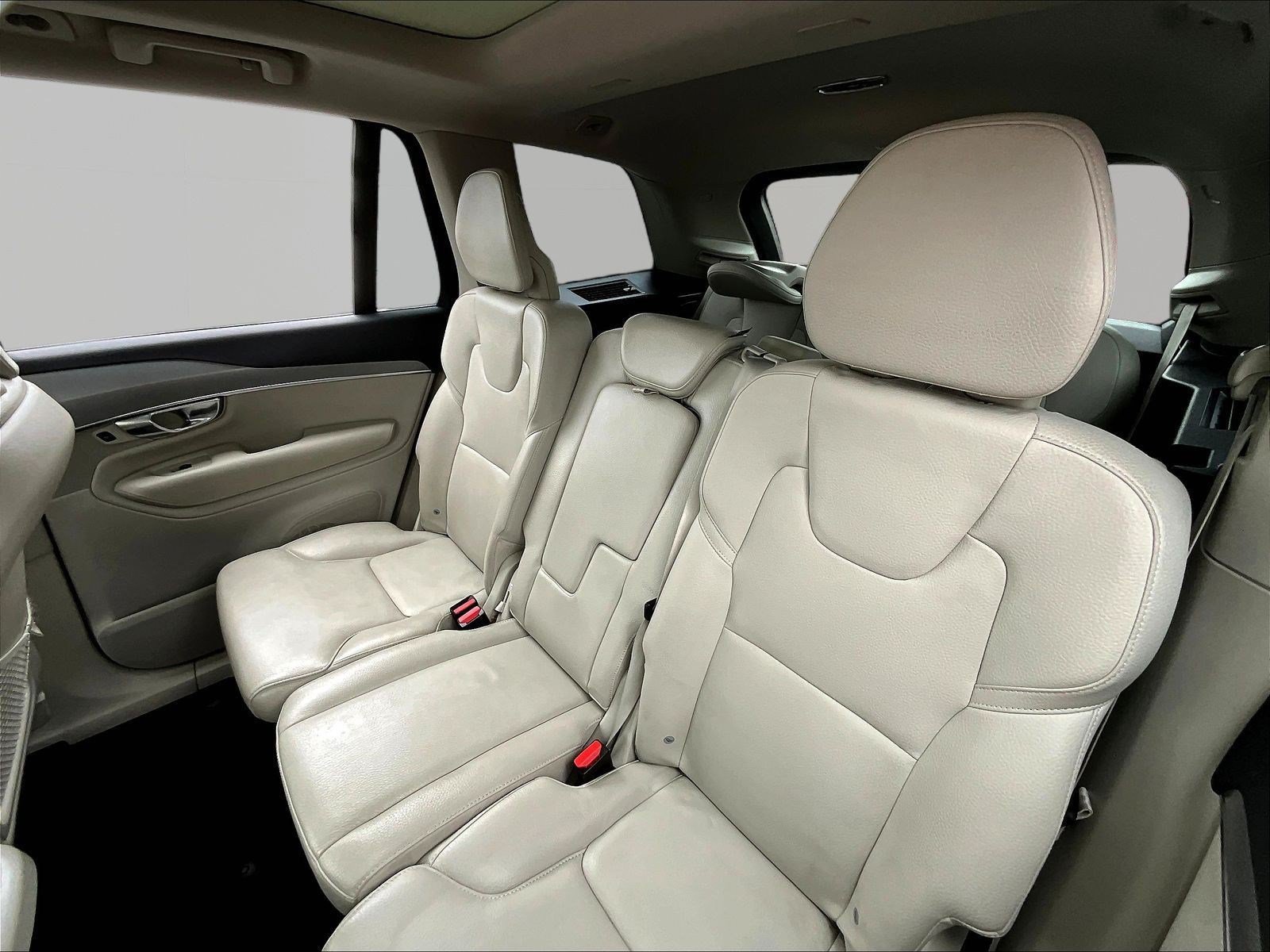 Used 2022 Volvo XC90 T5 Momentum AWD/4WD image 22