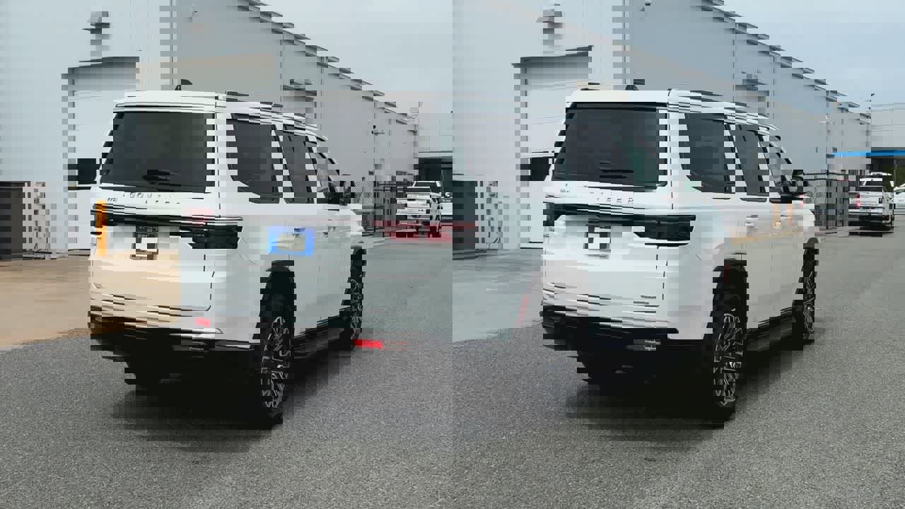 Used 2024 Jeep Wagoneer Series II w/ Flexible Seating Group image 8