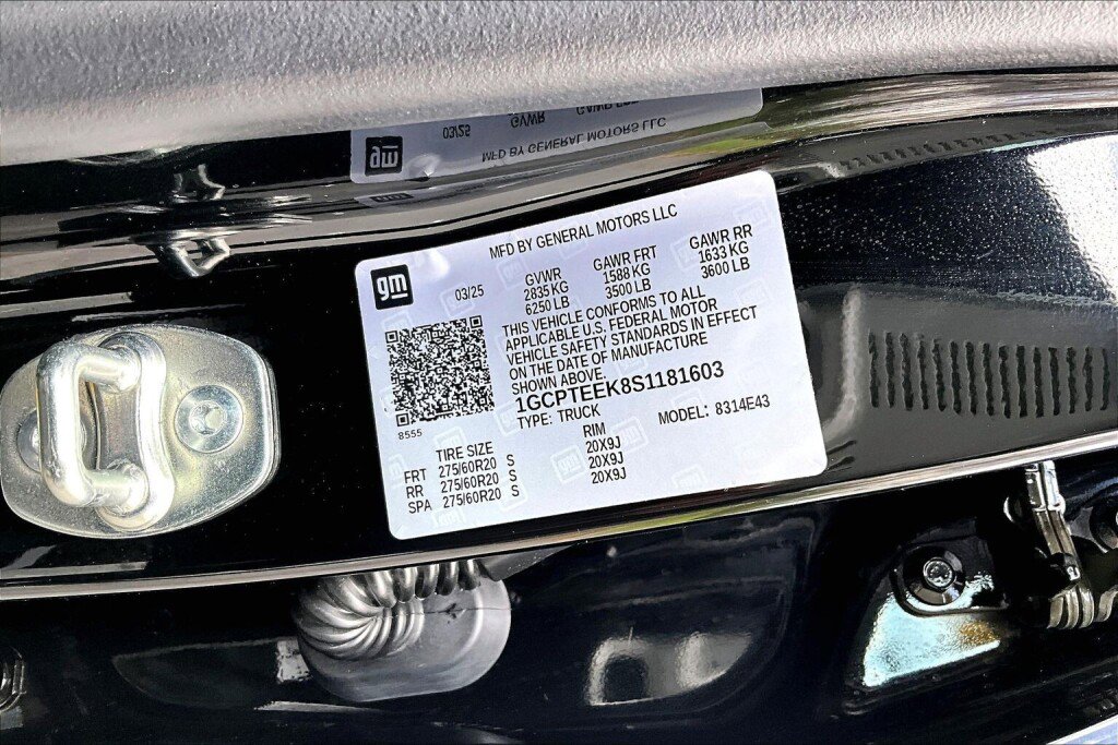 Used 2025 Chevrolet Colorado Trail Boss w/ Midnight Edition image 18