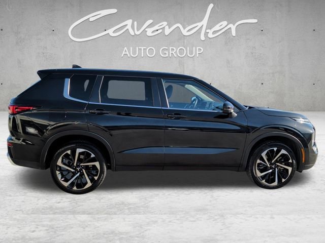 Used 2024 Mitsubishi Outlander SE Black Edition image 17