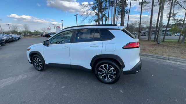 Used 2025 Toyota Corolla Cross SE image 11