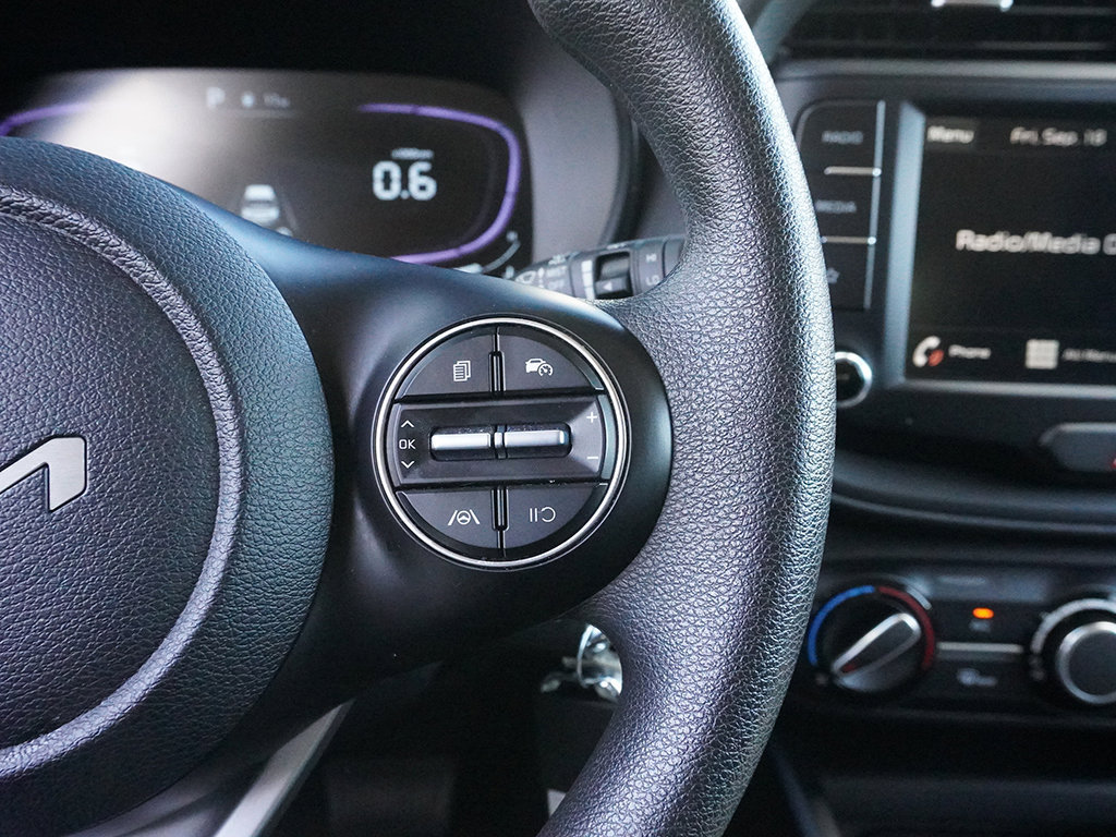 Used 2025 Kia Soul LX w/ LX Technology Package FWD image 41