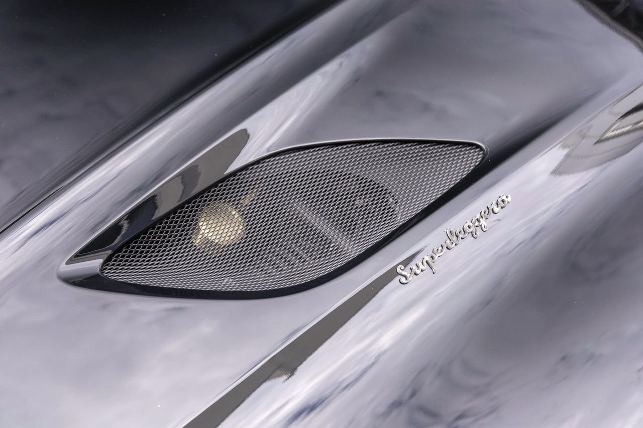 Used 2019 Aston Martin DBS Superleggera RWD image 13