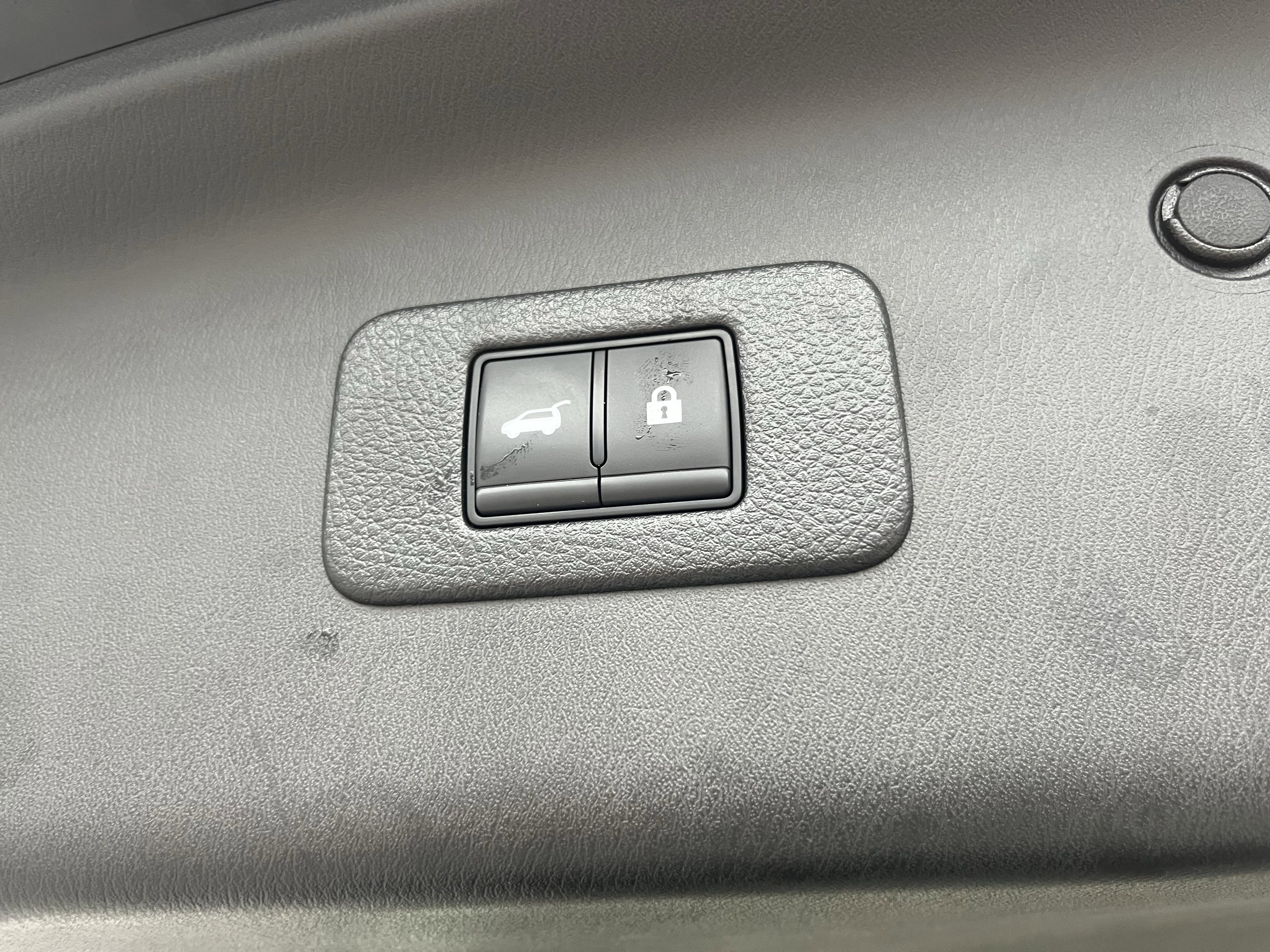 Used 2023 Nissan Armada Platinum w/ Captain's Chairs Package image 6