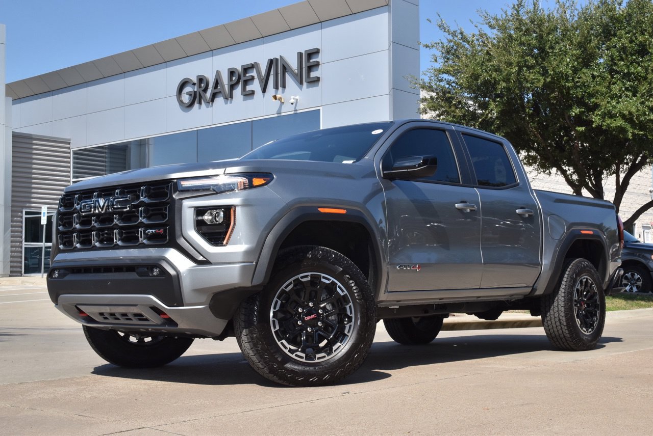 Used 2026 GMC Canyon AT4 AWD/4WD image 2
