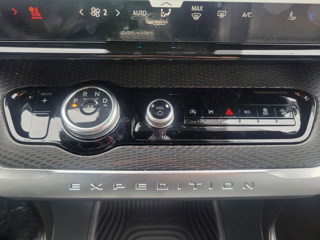 New 2026 Ford Expedition Max Platinum w/ Stealth Appearance Package AWD/4WD image 38
