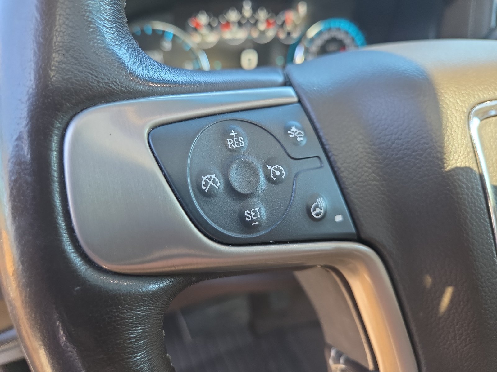 Used 2018 GMC Sierra 2500 Denali w/ Duramax Plus Package AWD/4WD image 12