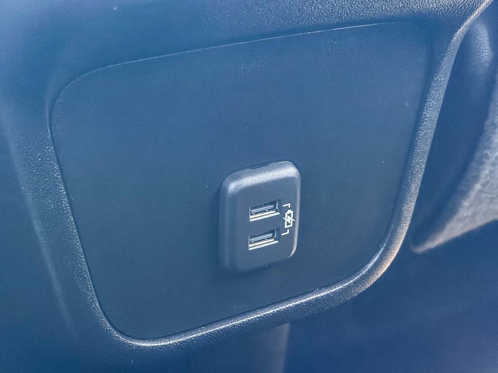 Used 2020 Chevrolet Equinox LT w/ Sport Edition FWD image 24