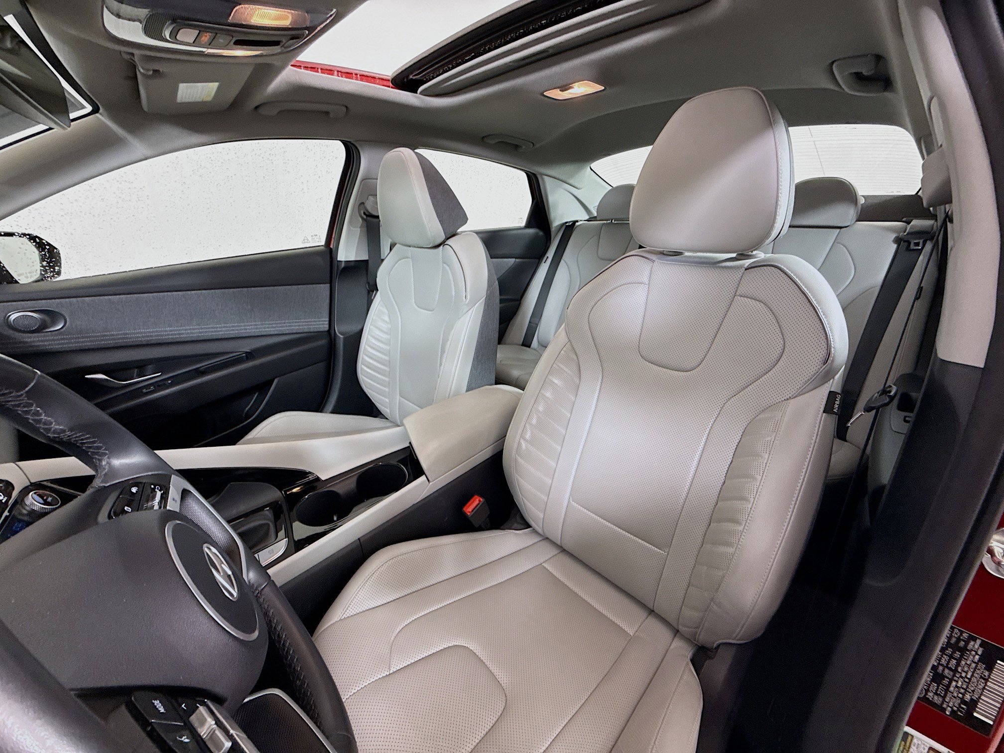 Used 2024 Hyundai Elantra Limited FWD image 11
