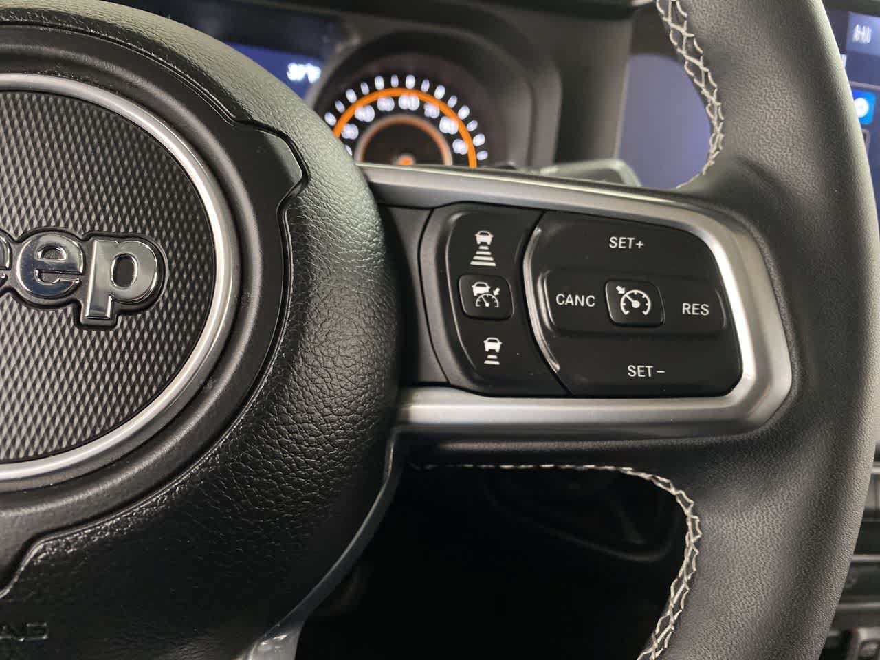 Used 2025 Jeep Wrangler Unlimited Sahara AWD/4WD image 21