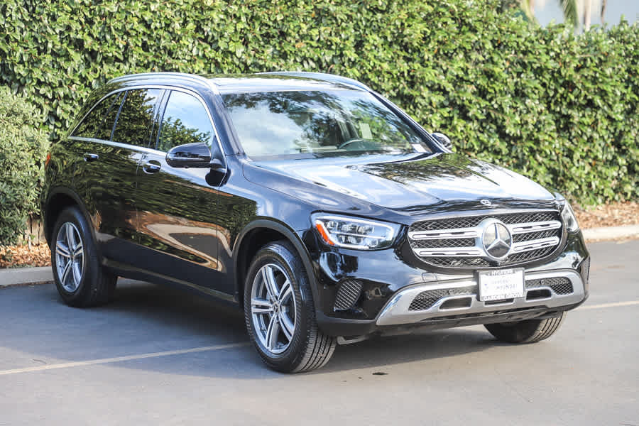 Used 2021 Mercedes-Benz GLC 300 4MATIC image 3