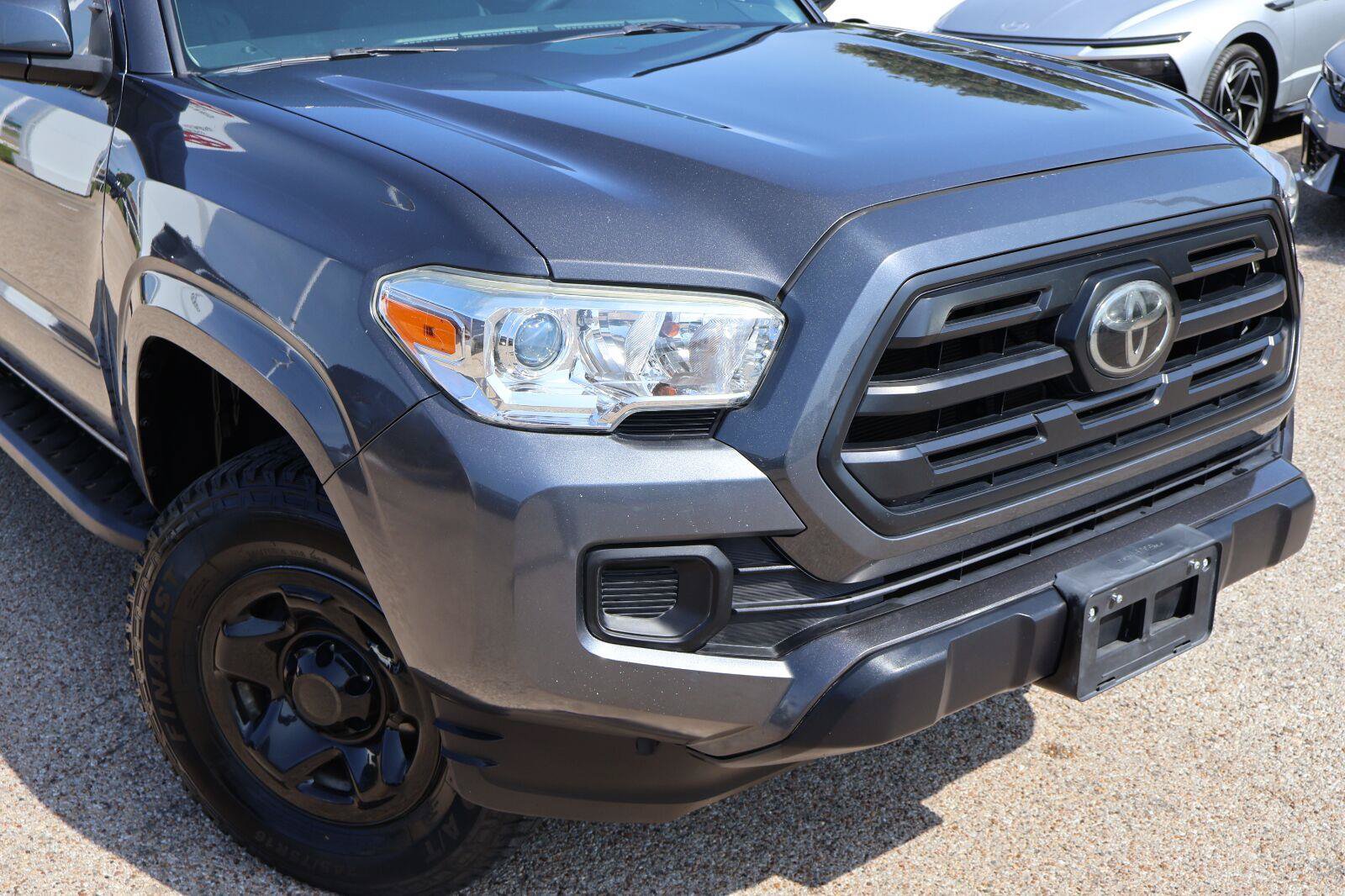 Used 2019 Toyota Tacoma SR w/ SR Convenience Package RWD image 8