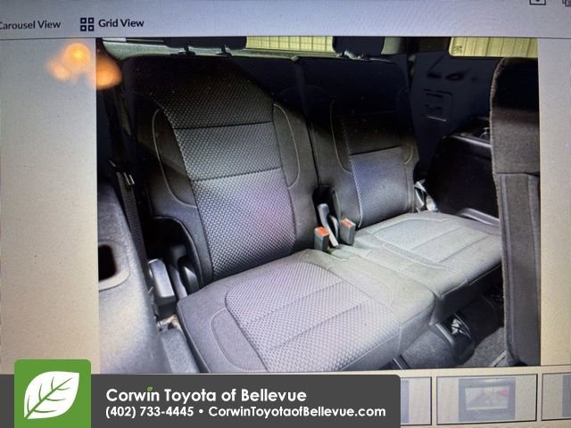 Used 2023 GMC Acadia SLE w/ Driver Convenience Package AWD/4WD image 3