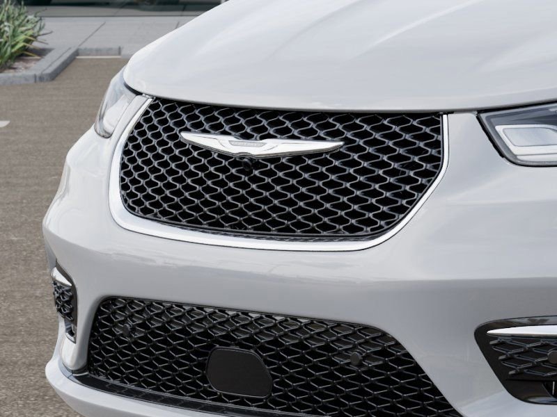 New 2026 Chrysler Pacifica Limited FWD image 11