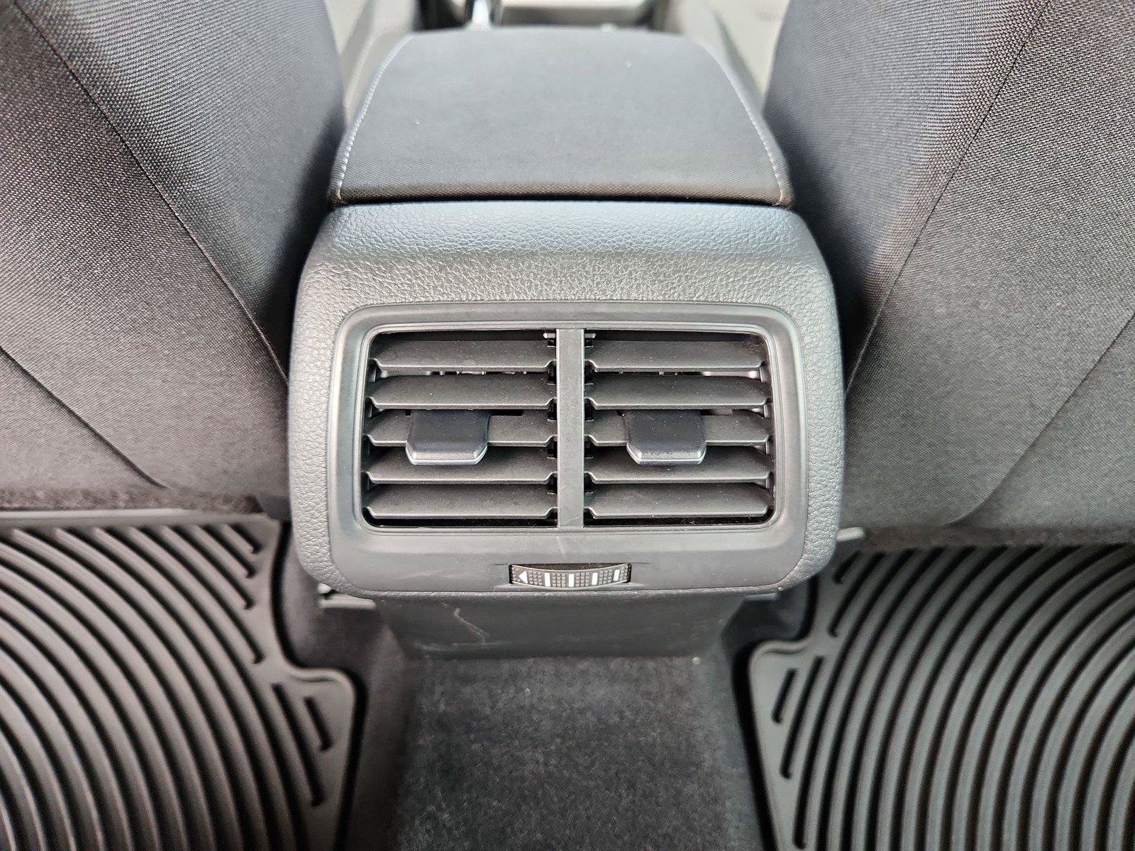 Used 2016 Volkswagen Golf S FWD image 20