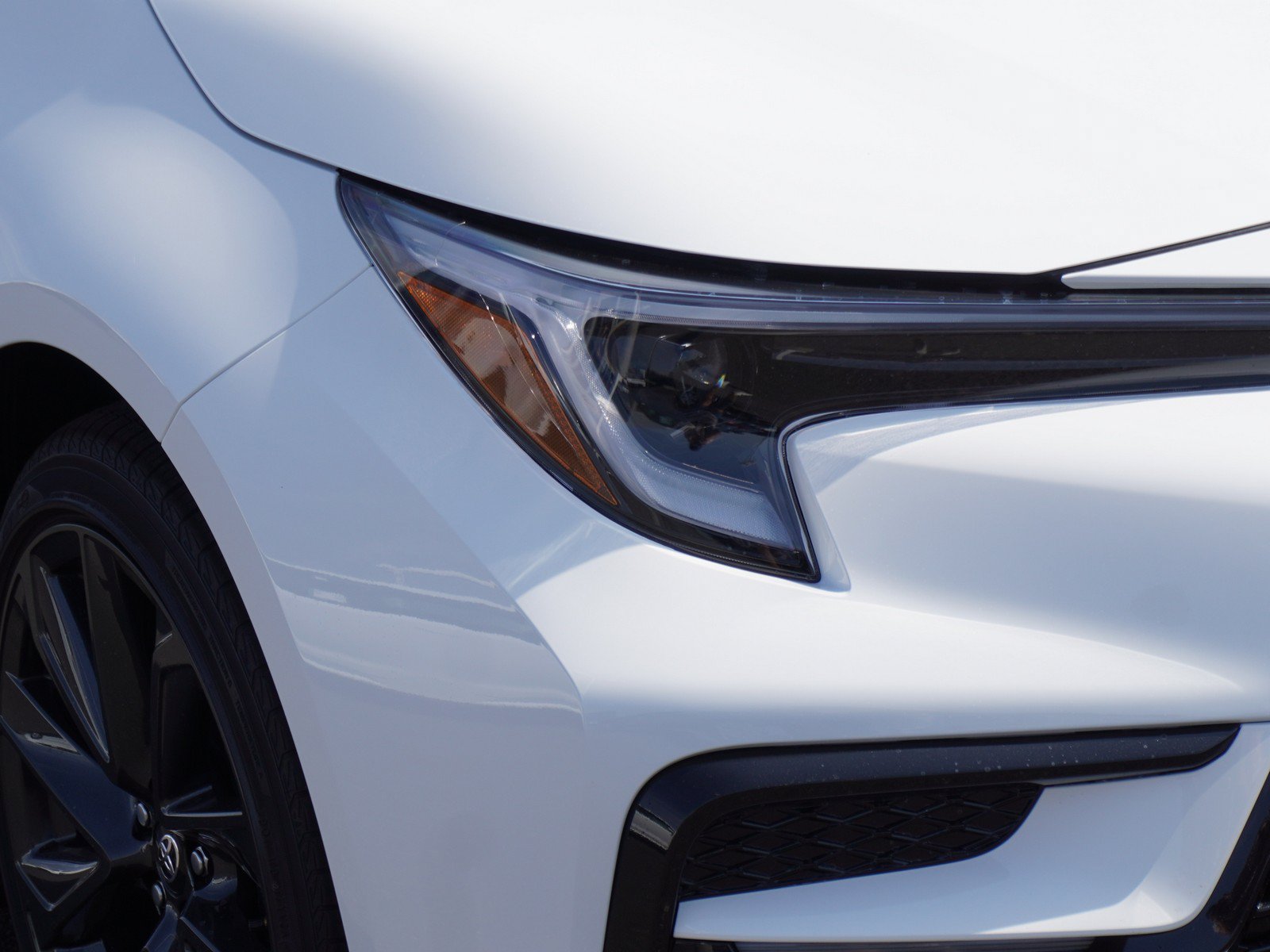 New 2027 Toyota Corolla SE FWD image 3