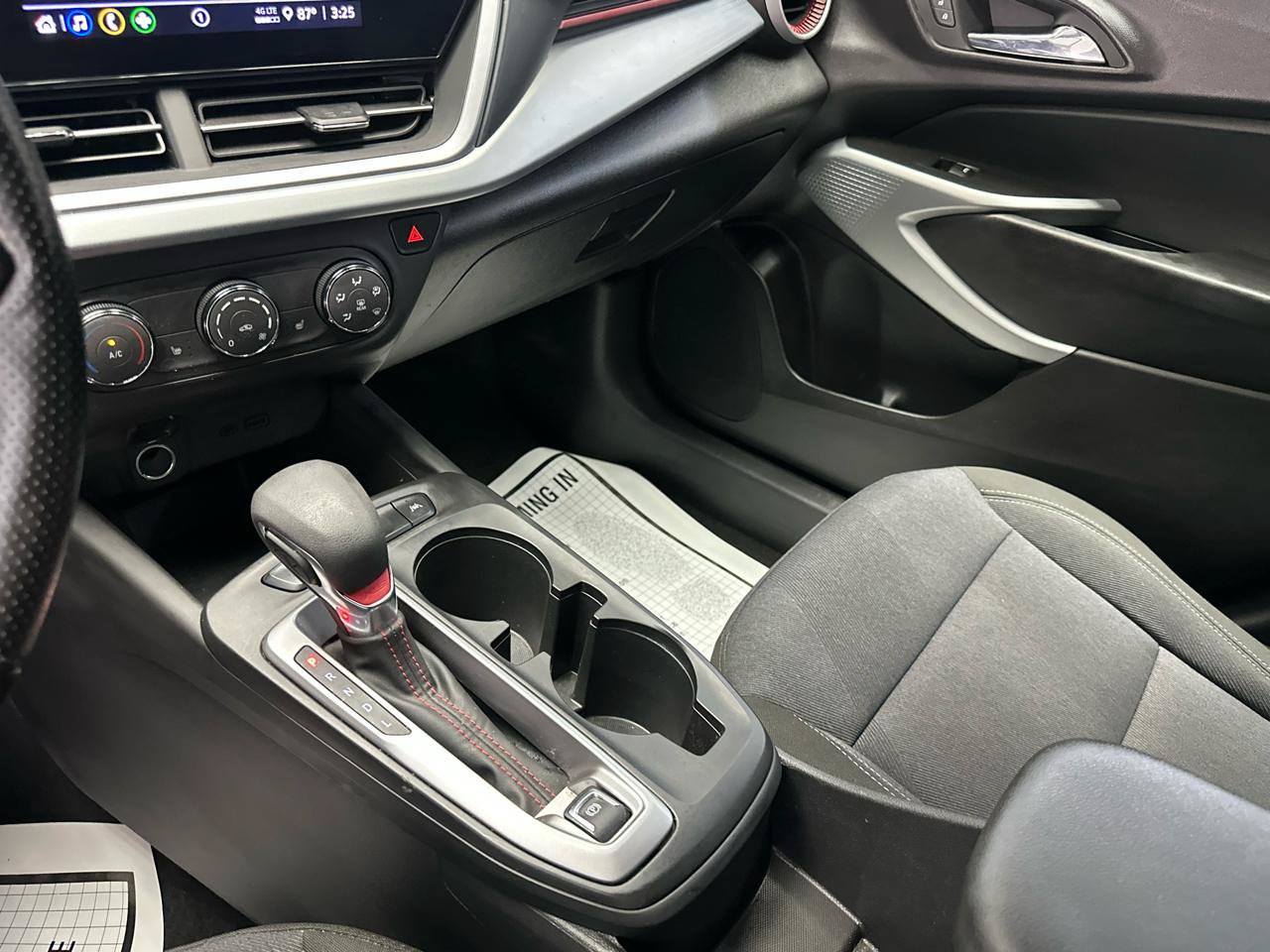 Used 2024 Chevrolet Trax RS FWD image 23