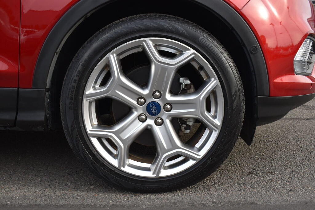 Used 2019 Ford Escape Titanium AWD/4WD image 28
