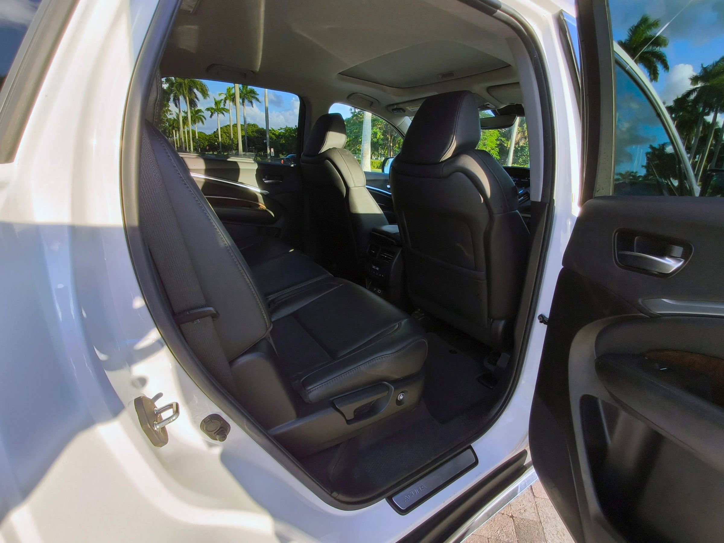 Used 2020 Acura MDX SH-AWD image 36