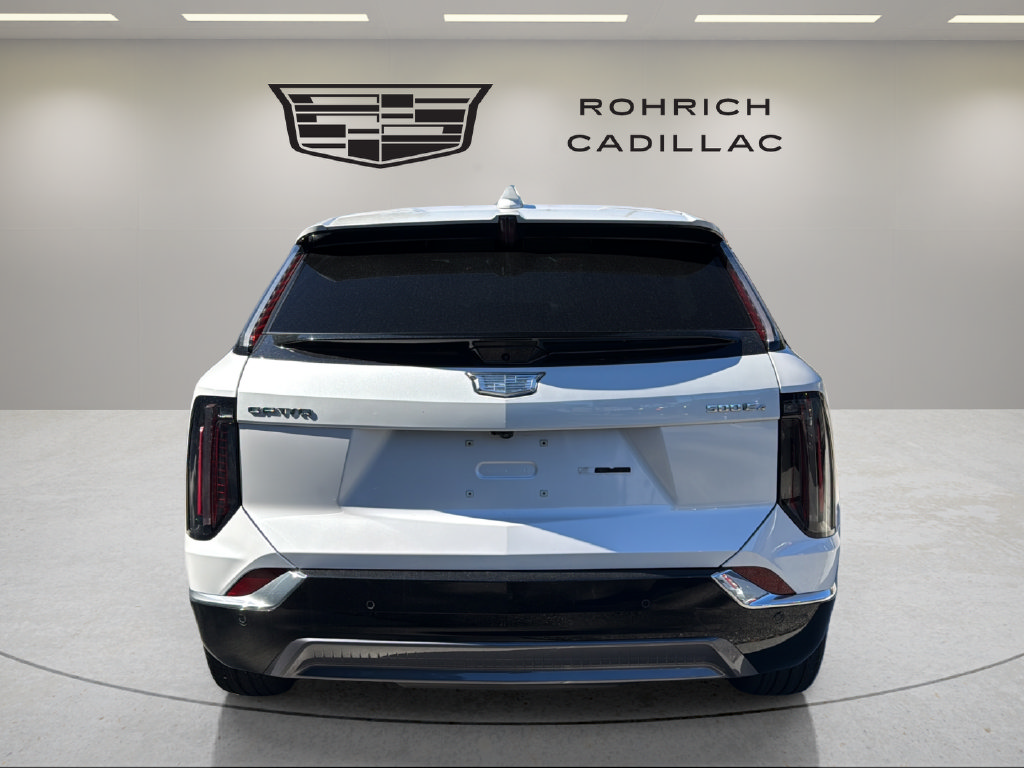 Certified 2025 Cadillac Optiq Luxury 2 w/ LPO, Floor Liner Package AWD/4WD image 6