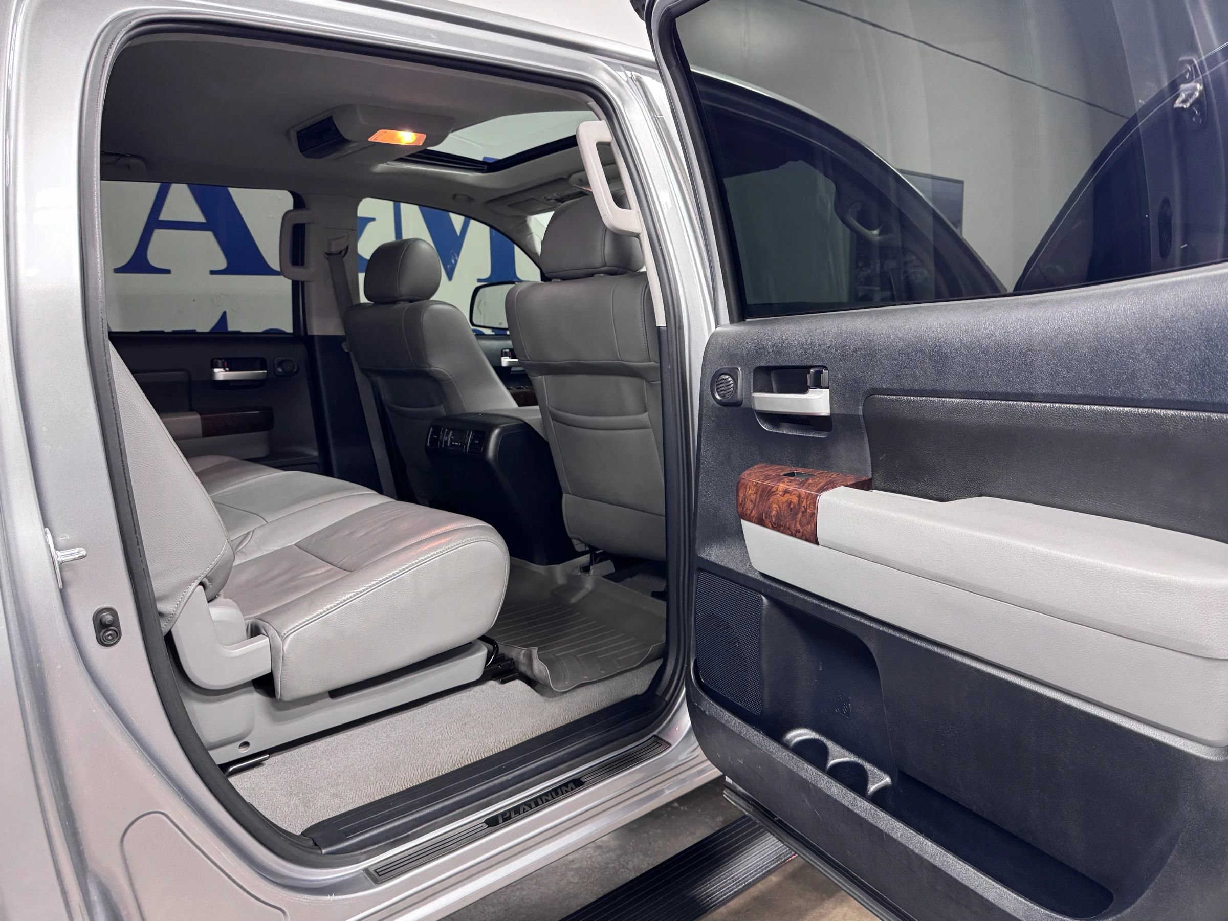 Used 2010 Toyota Tundra Limited AWD/4WD image 18